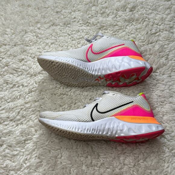 Nike Women's Renew Run Platinum Tint White Neon Size 10 Minor Wear Box Icluded - Picture 6 of 14